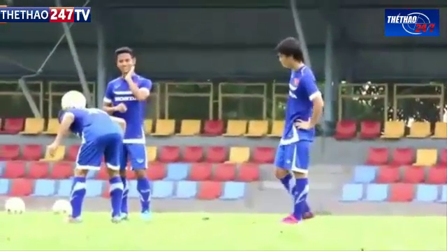 VIDEO: Công Phượng - Tuấn Anh so tài biểu diễn tâng bóng ở Malaysia