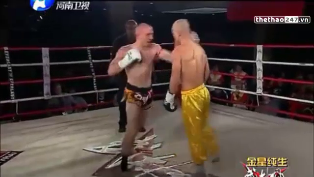 VIDEO: Kungfu Thiếu Lâm bị Muay Thái hạ knock out vì quá ngạo mạn