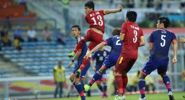 VIDEO: U23 Việt Nam suýt có bàn gỡ hòa sau pha đánh đầu của Tấn Tài