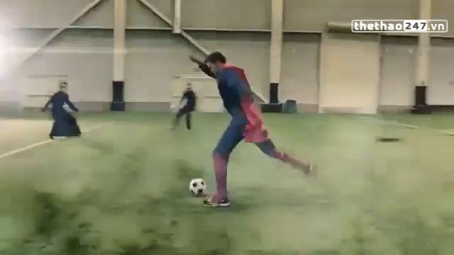 VIDEO: Khi các siêu anh hùng thi đấu bóng đá