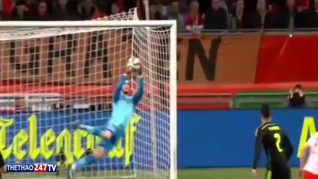 VIDEO: Pha bắt bóng xuất thần của De Gea ở trận gặp Hà Lan