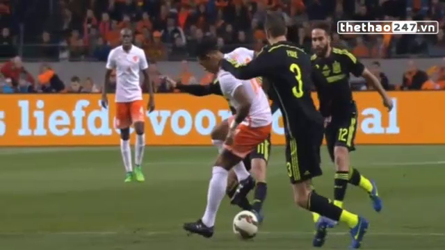 VIDEO: Sao trẻ Hà Lan đi bóng qua 'rừng cầu thủ' TBN bằng tuyệt chiêu của Zidane