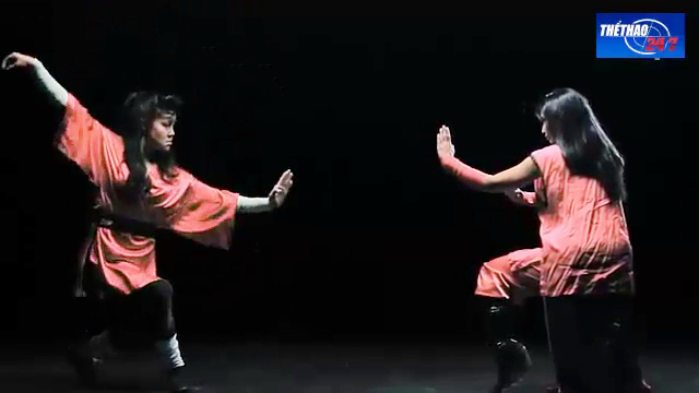 Video võ thuật: Màn solo kungfu ấn tượng của 2 mỹ nhân