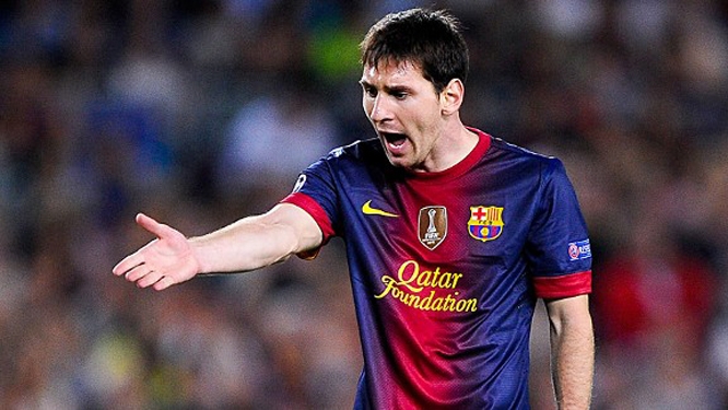 VIDEO: Bị phạm lỗi nhiều, Messi liên tục nổi cáu và văng tục với trọng tài
