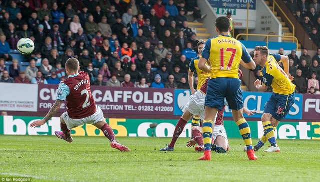 Video clip bàn thắng: Burnley vs Arsenal - Người hùng Ramsey