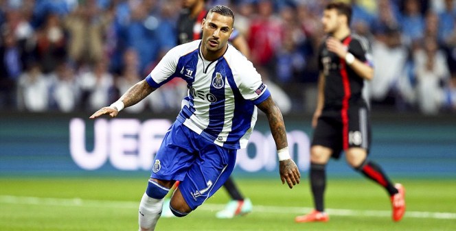 Porto 3-1 Bayern Munich: Quaresma rực sáng