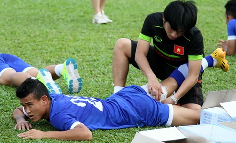 Tuyển thủ U23 Việt Nam bất ngờ tái phát chấn thương