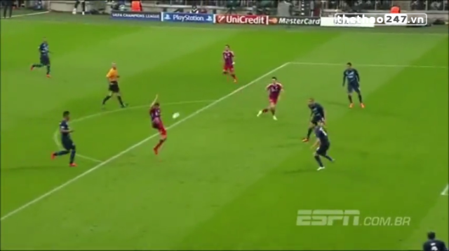 VIDEO: Pha phối hợp bóng bổng một chạm tuyệt đẹp của các cầu thủ Bayern