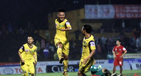 Video clip bàn thắng: Sông Lam Nghệ An 2-2 Cần Thơ (V.League 2015)