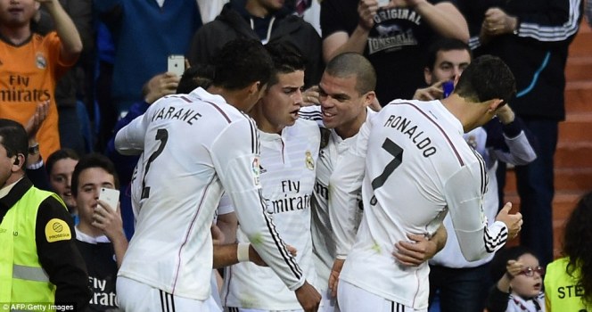 Video clip bàn thắng: Real Madrid 3-0 Almeria (V34 La Liga)
