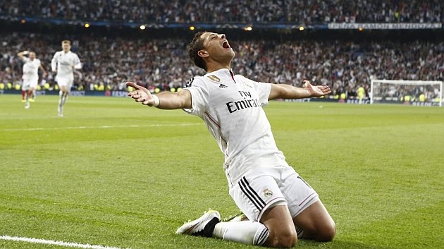 Real Madrid đề nghị MU cho lùi thời hạn mua đứt Chicharito