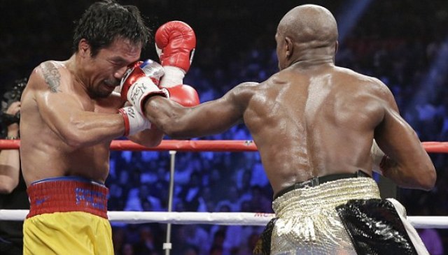Video boxing: Mayweather thắng Pacquiao ở trận so găng lịch sử