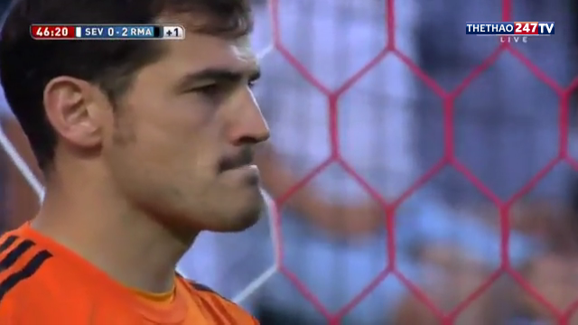 VIDEO: Casillas bắt hụt pen vì phớt lờ chỉ dẫn của James Rodriguez