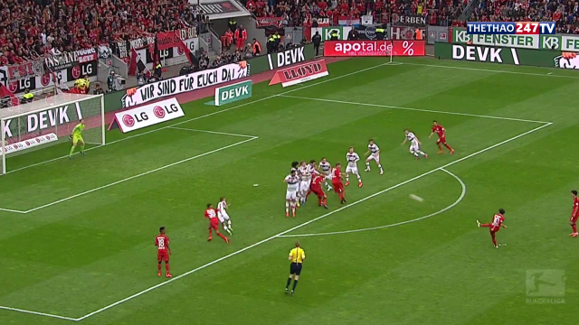 VIDEO: Neuer bị đánh bại hoàn toàn bởi ông vua sút phạt mới