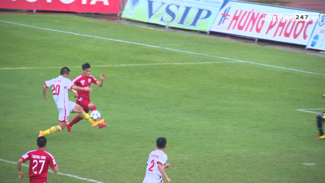 VIDEO: Cận cảnh bàn thắng kỷ lục bị tước của Công Vinh