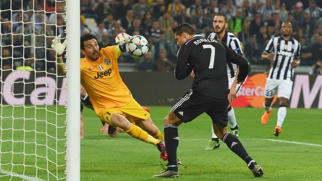 VIDEO: Bàn thắng và màn trình diễn giúp Ronaldo lập 2 kỷ lục mới