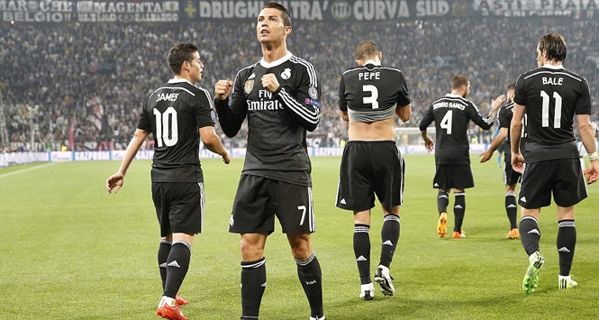 Ronaldo vượt Messi, bắt kịp huyền thoại Real Madrid