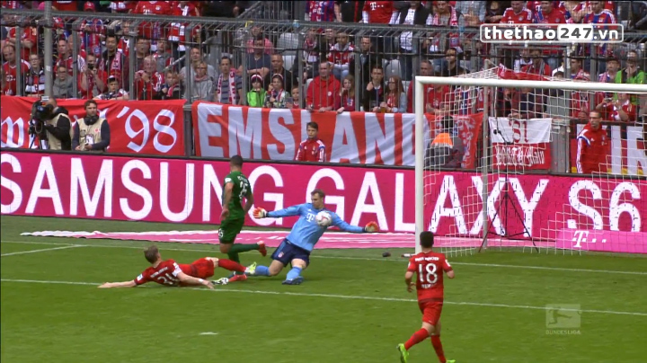 VIDEO: Manuel Neuer làm nền cho siêu phẩm ở vòng 32 Bundesliga