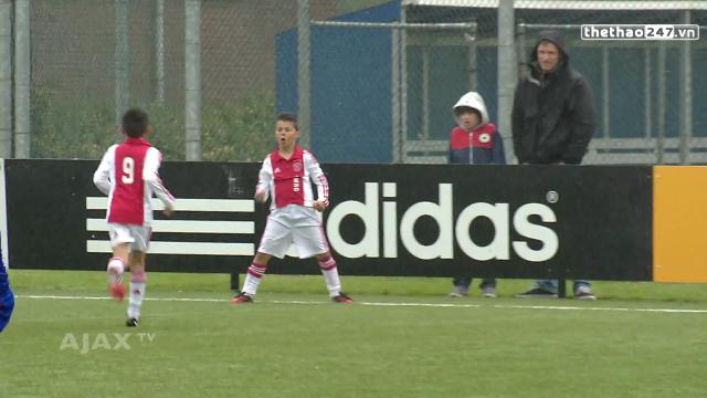 VIDEO: Sao nhí Ajax thi nhau ghi bàn và ăn mừng như Ronaldo