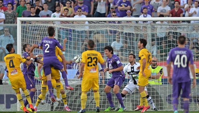 Video clip bàn thắng: Fiorentina 3-0 Parma (VĐQG Italia 2014/15)