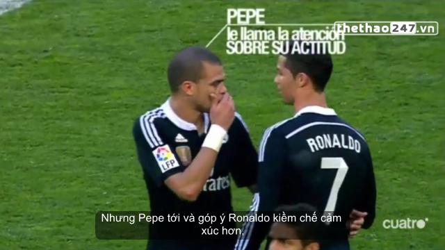 VIDEO: Pepe đã giúp Ronaldo thoát khỏi 1 màn ăn mừng thảm họa như thế nào?