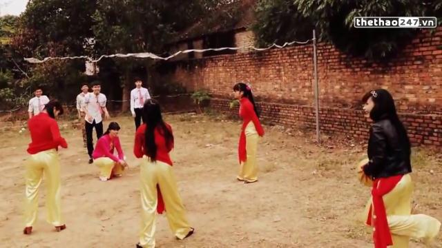 VIDEO: Trận đấu bóng chuyền hấp dẫn của những hot girl và hot boy