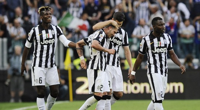 Video bàn thắng: Juventus 3-1 Napoli (V37 Serie A)