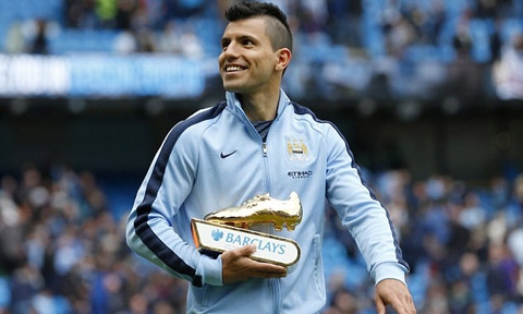 Aguero nhận Chiếc giày vàng Premier League 2015