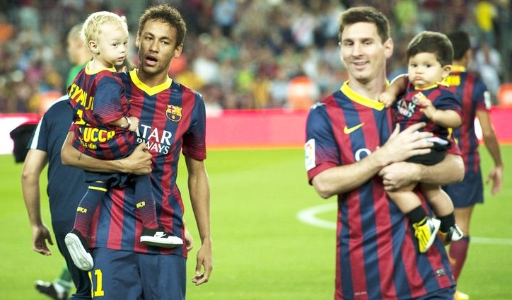 VIDEO: Lần đầu Messi khoe con trai kháu khỉnh trong lễ ăn mừng tại Nou Camp