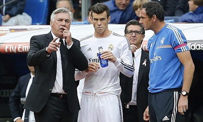 Ronaldo và Bale tính nối gót HLV Ancelotti