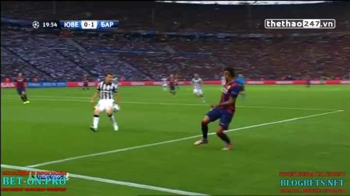VIDEO: Tình huống trọng tài bỏ qua quả 11 m của Barcelona