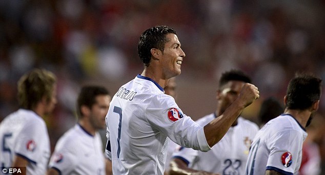 VIDEO: Cú hattrick ở trận thứ 3 liên tiếp của Ronaldo