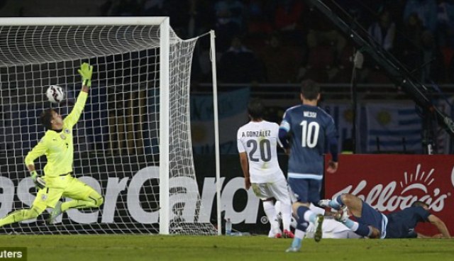 Video clip bàn thắng: Argentina 1-0 Uruguay (Copa America 2015)