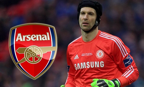 Petr Cech chính thức tới Arsenal kiểm tra y tế