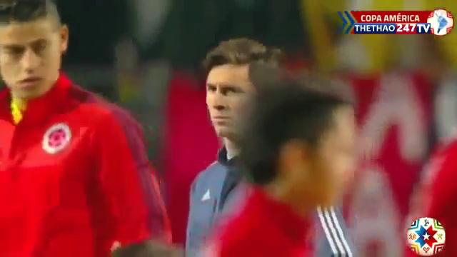 VIDEO: Ánh mắt hình viên đạn của Messi dành cho James Rodriguez