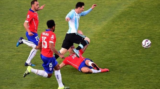 VIDEO: Màn trình diễn của Messi ở chung kết Copa America 2015