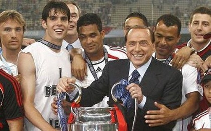 Chủ tịch Silvio Berlusconi sẽ chi mạnh tay để tái thiết AC Milan