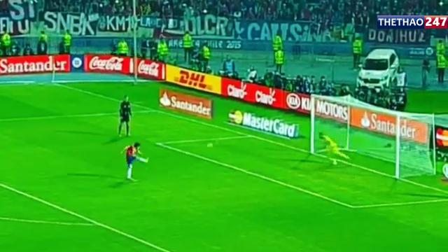 VIDEO: Cú sút penalty làm sững sờ mọi thủ môn giỏi nhất làng túc cầu