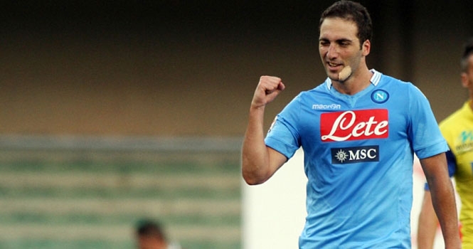 Napoli sẵn sàng bán Higuain cho Arsenal