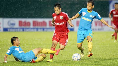 Vòng 16 V-League: Bình Dương thua sốc, Thanh Hóa chiếm ngôi đầu