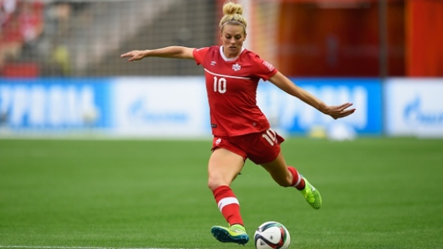 VIDEO: Lauren Sesselmann - Hoa khôi bóng đá Canada