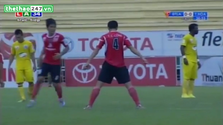 VIDEO: Cầu thủ ĐTLA ăn mừng như CR7 sau khi ghi bàn vào lưới Thanh Hóa