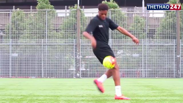 VIDEO: Sao trẻ Arsenal 'múa bóng' tuyệt đỉnh trên sân tập