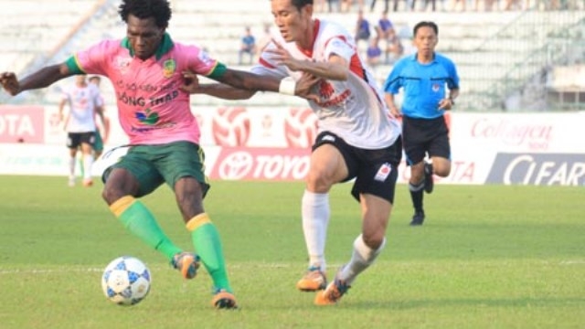 Video bàn thắng: Đồng Tháp 2-1 ĐTLA (V18 - V.League 2015)