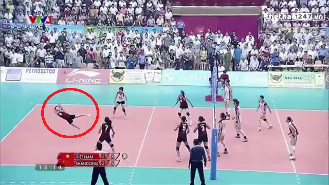 VIDEO: Pha cứu bóng lăn xả của libero Kim Liên ở VTV Cup