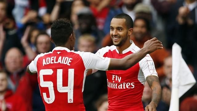 VIDEO: Màn trình diễn đầy hứa hẹn của sao trẻ Arsenal ở Emirates Cup 2015
