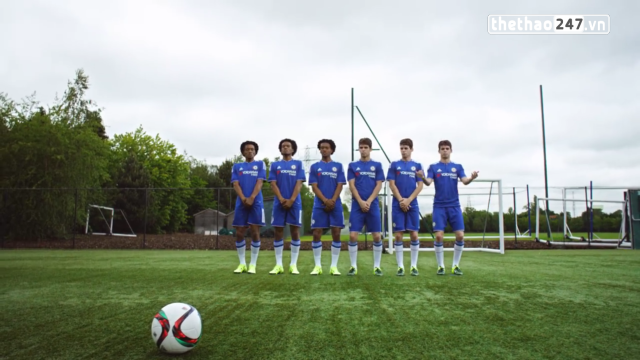 VIDEO: Màn ảo thuật cực chất của các cầu thủ Chelsea khi xếp hàng rào đá phạt