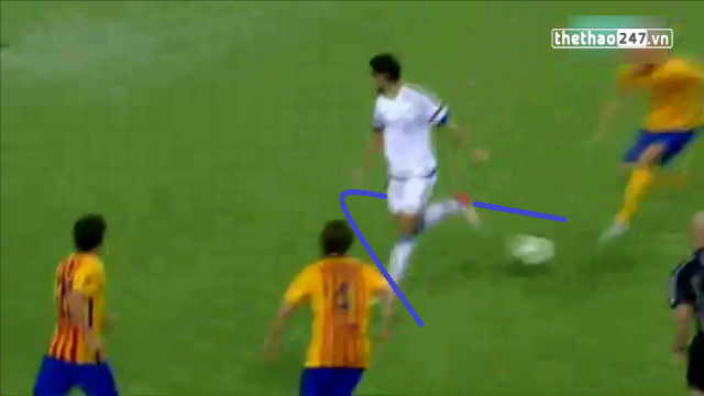 VIDEO: Pha đánh gót kiến tạo tinh tế của Fabregas ở trận gặp Barca