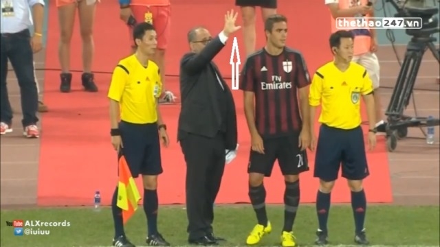 VIDEO: Màn thay người nghiệp dư trong trận Real Madrid vs AC Milan