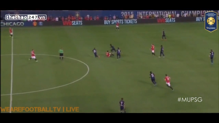 VIDEO: Depay lấy bóng điệu nghệ giữa vòng vây của 3 cầu thủ PSG